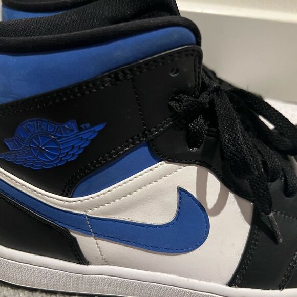 2021 Air Jordan 1 MID \